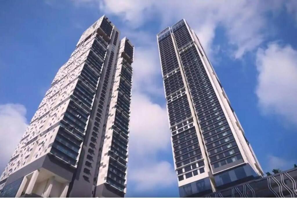 Apartment Sky88 3br Luxury W Pool Table Johor Bahru