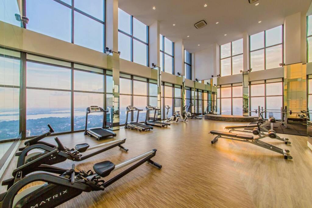 Sky88 3br Luxury W Pool Table Apartment