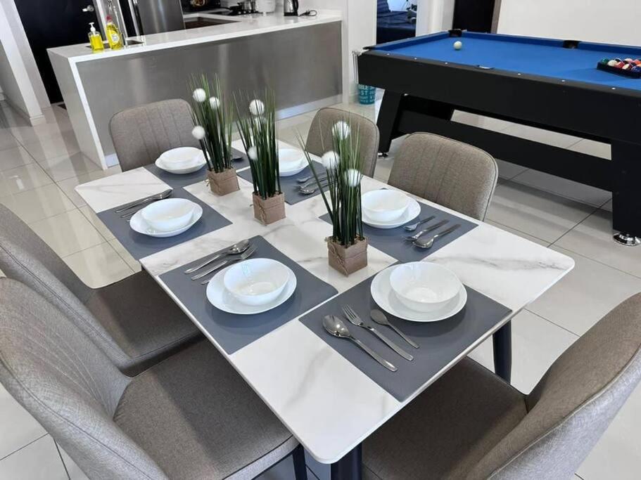 Sky88 3br Luxury W Pool Table Apartment *