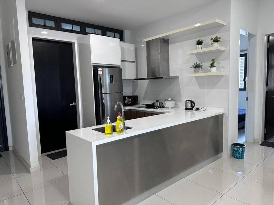 Sky88 3br Luxury W Pool Table